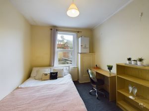 bedroom - click for photo gallery